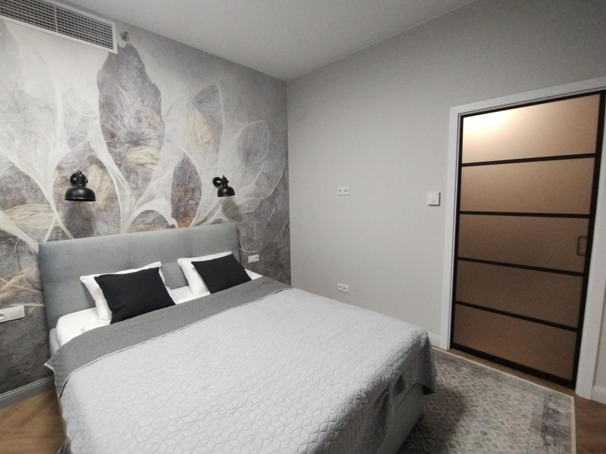 Wola Tower Deluxe Separate Bedroom With Free Garage - By Perfect Apart Warsawa Bagian luar foto