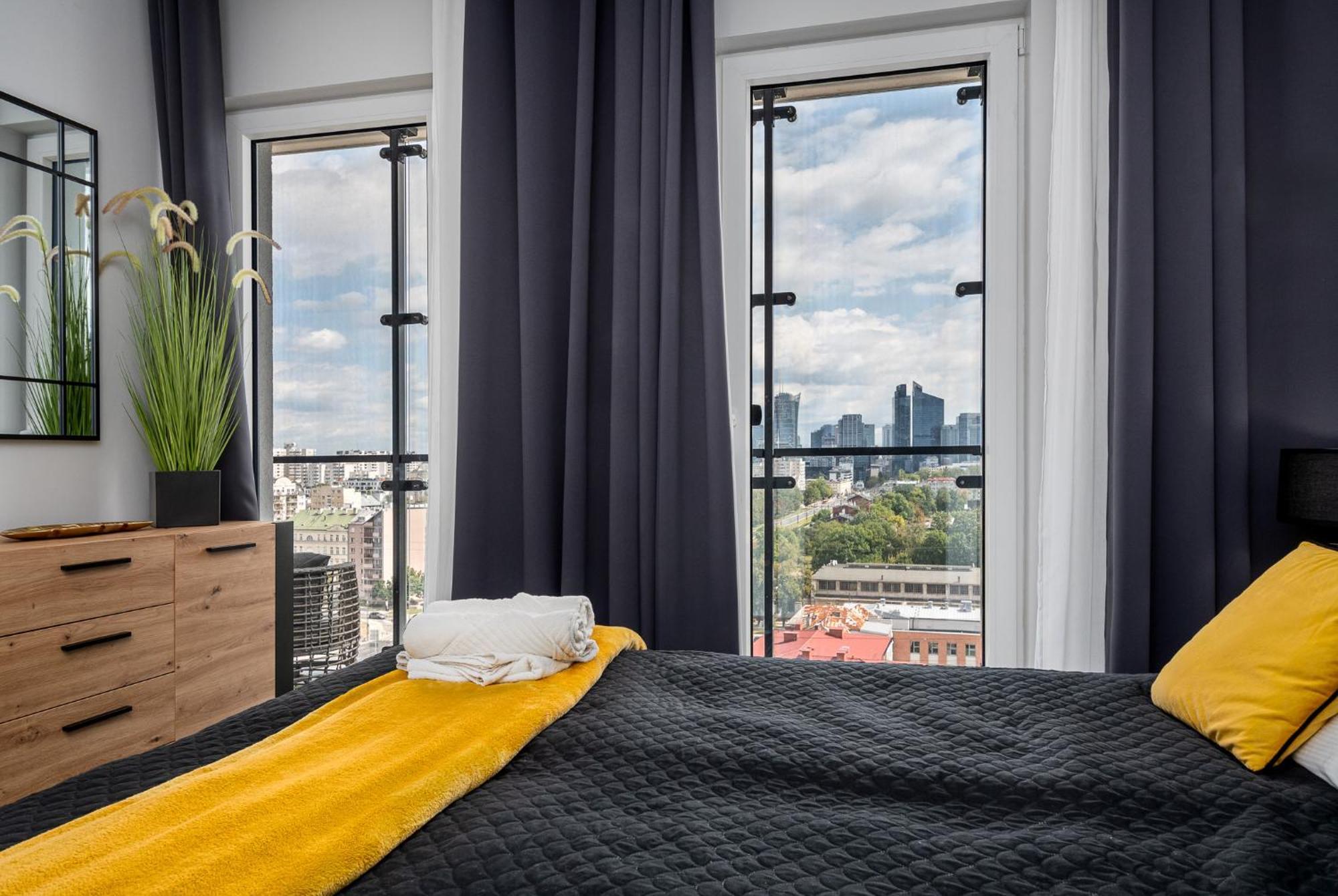 Wola Tower Deluxe Separate Bedroom With Free Garage - By Perfect Apart Warsawa Bagian luar foto