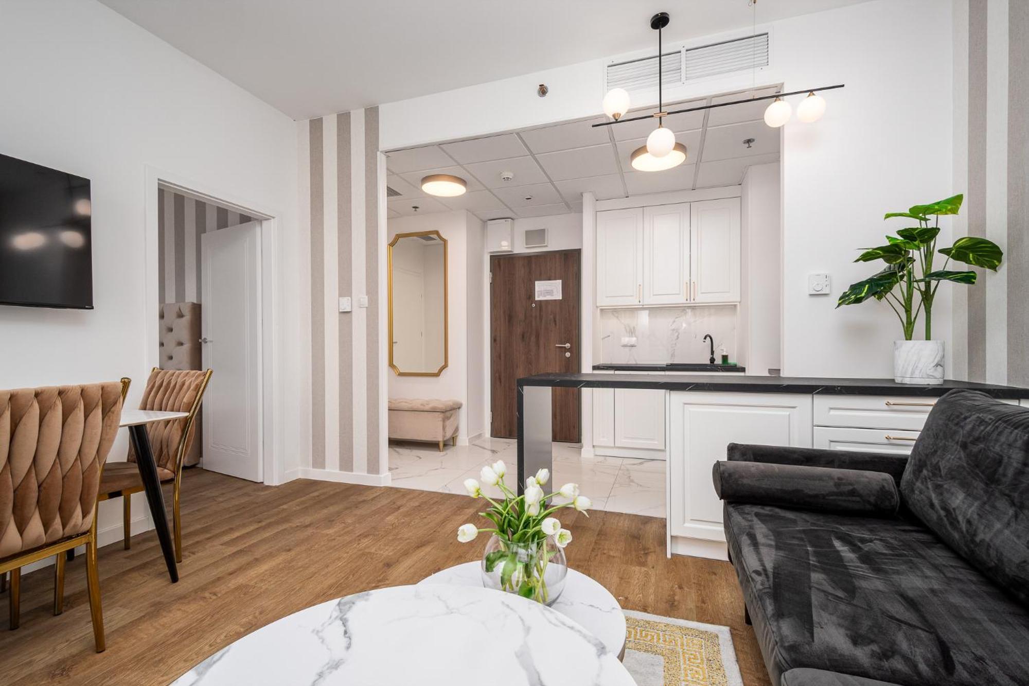 Wola Tower Deluxe Separate Bedroom With Free Garage - By Perfect Apart Warsawa Bagian luar foto