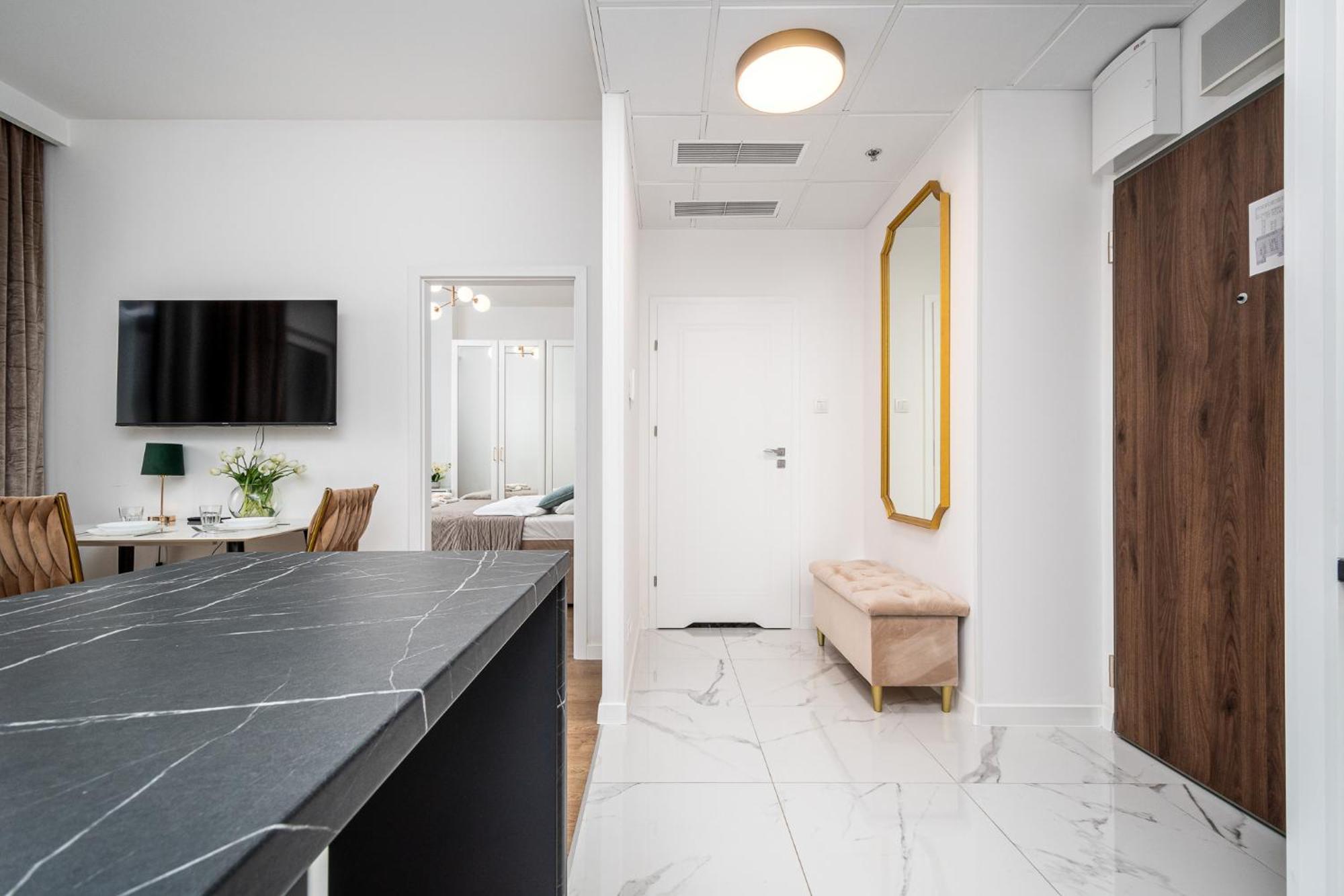 Wola Tower Deluxe Separate Bedroom With Free Garage - By Perfect Apart Warsawa Bagian luar foto